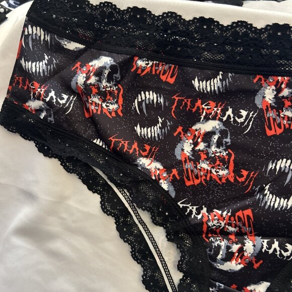 Morvia 1pc Black lace trim goth Skater Emo panties XL Black Skull & Red Letters - Picture 7 of 7